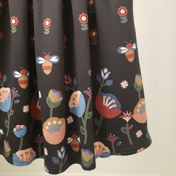 Twik flowers & bees dress - Picture 1 of 8